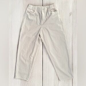 H&M Denim Mom Jeans Elastic High rise
Classic Size 12 USA